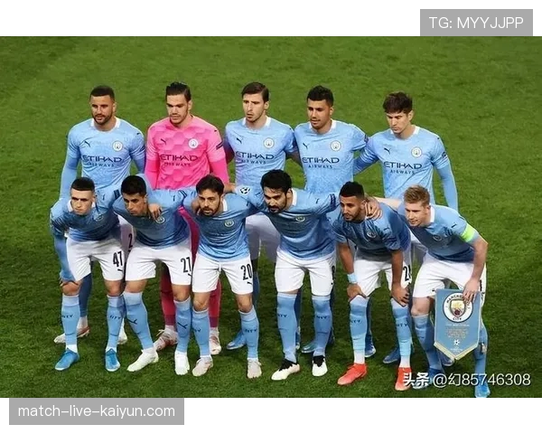 曼城主场4-0大胜埃弗顿，多赛一场登顶积分榜